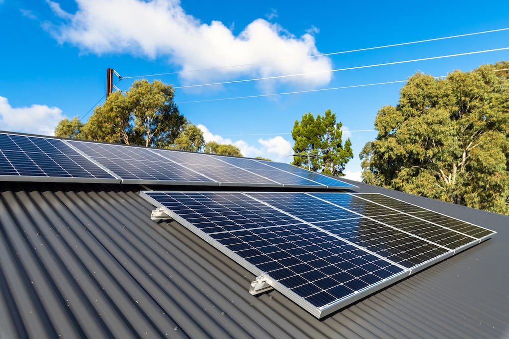 metal-solar-roof